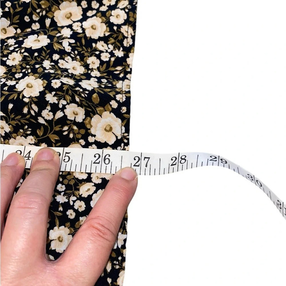 Old Navy black and cream floral tank top - Picture 11 of 11